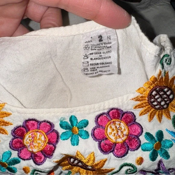 Traditional Mexican Floral Embroidered 100% Dress - Picture 6 of 6